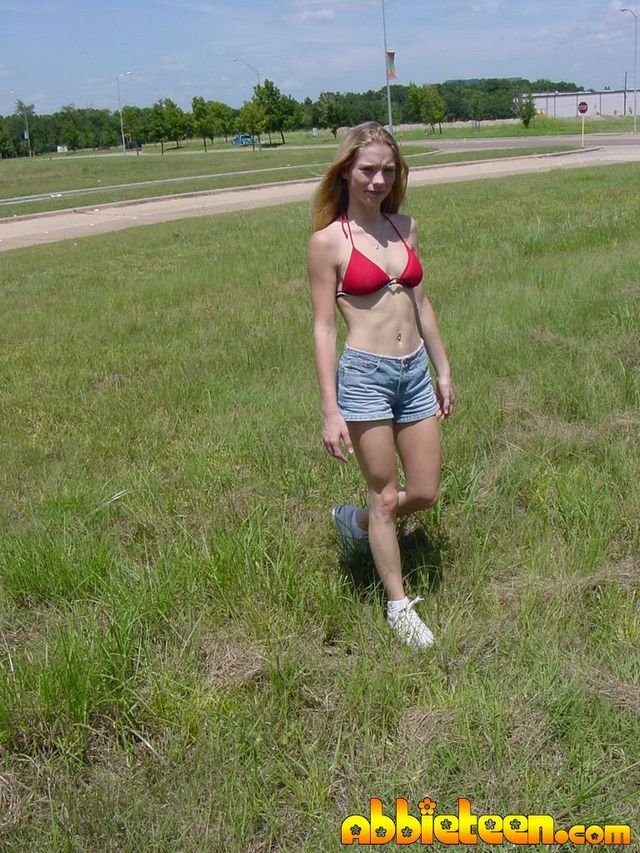 Abbie Gives Out Public Sex Favors In Texas