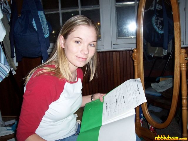 Cute Abbie Shows Off Her Crib MTV Style