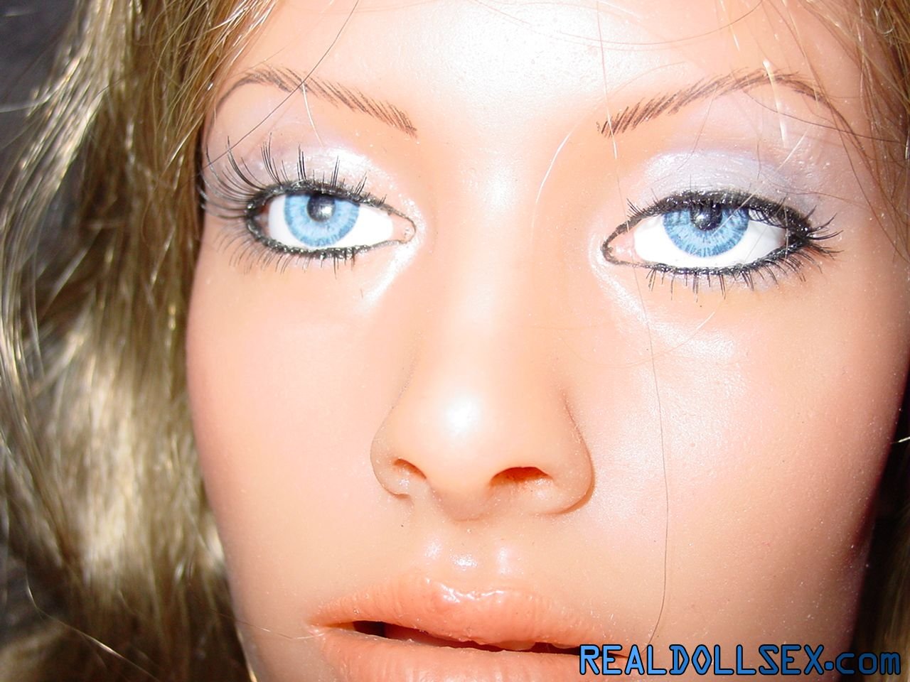 The First Nude Photos of Sex Doll RealDoll Stefanie