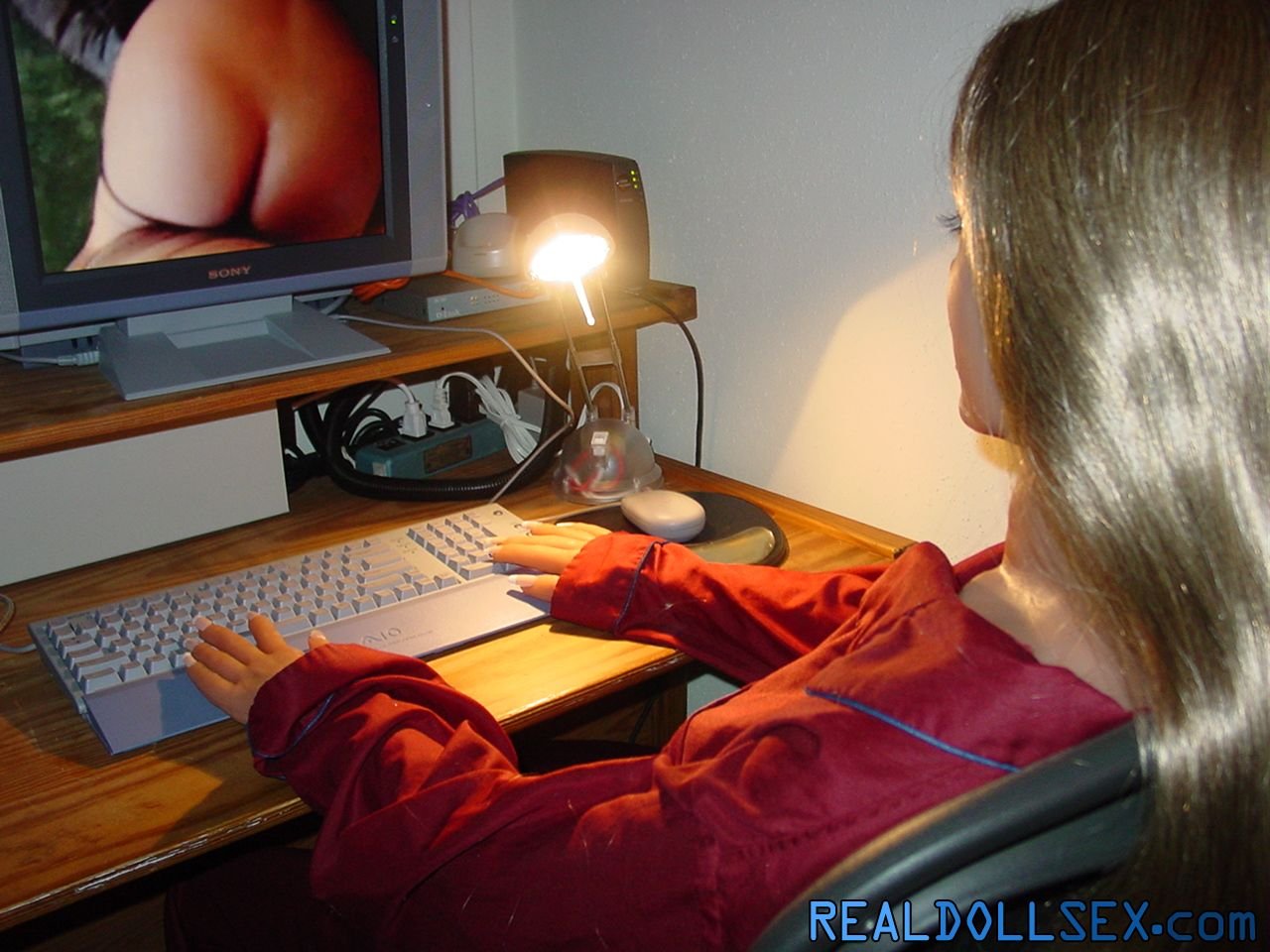 Sex Doll Stefanie Masturbates To Her Own Photos