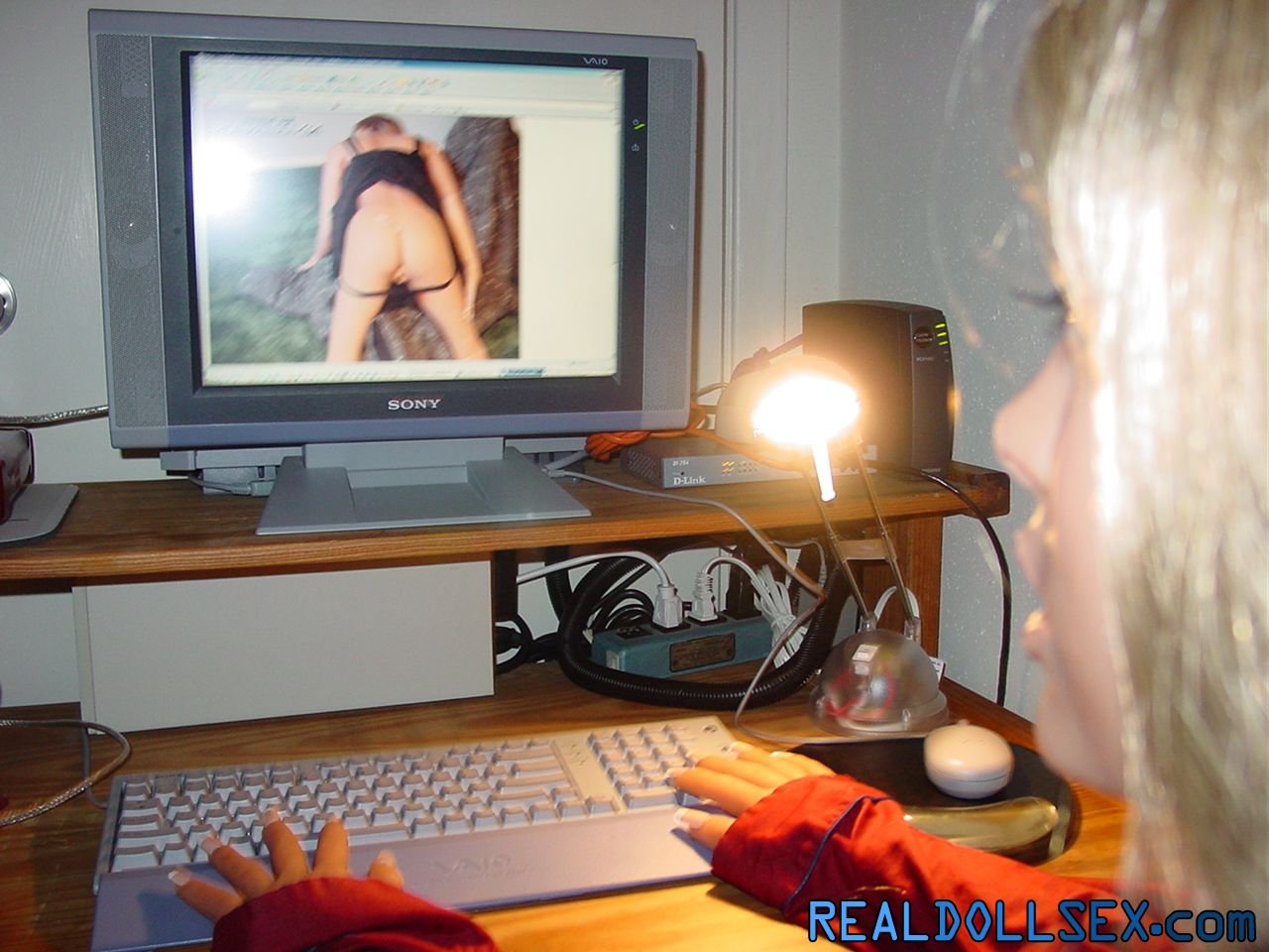 Sex Doll Stefanie Masturbates To Her Own Photos