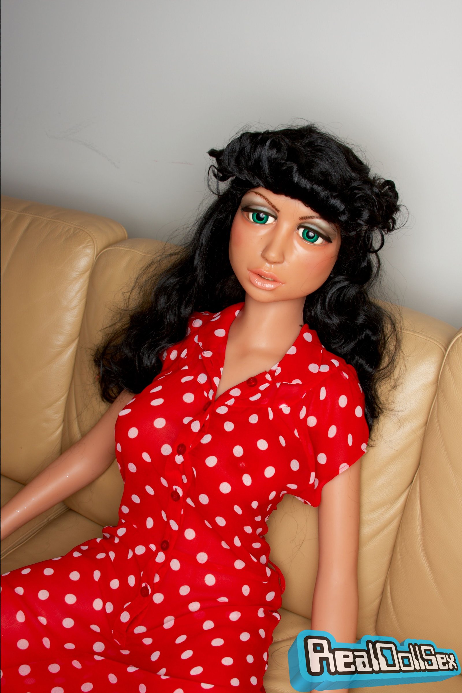 Violet Dances for Sex Doll Tila